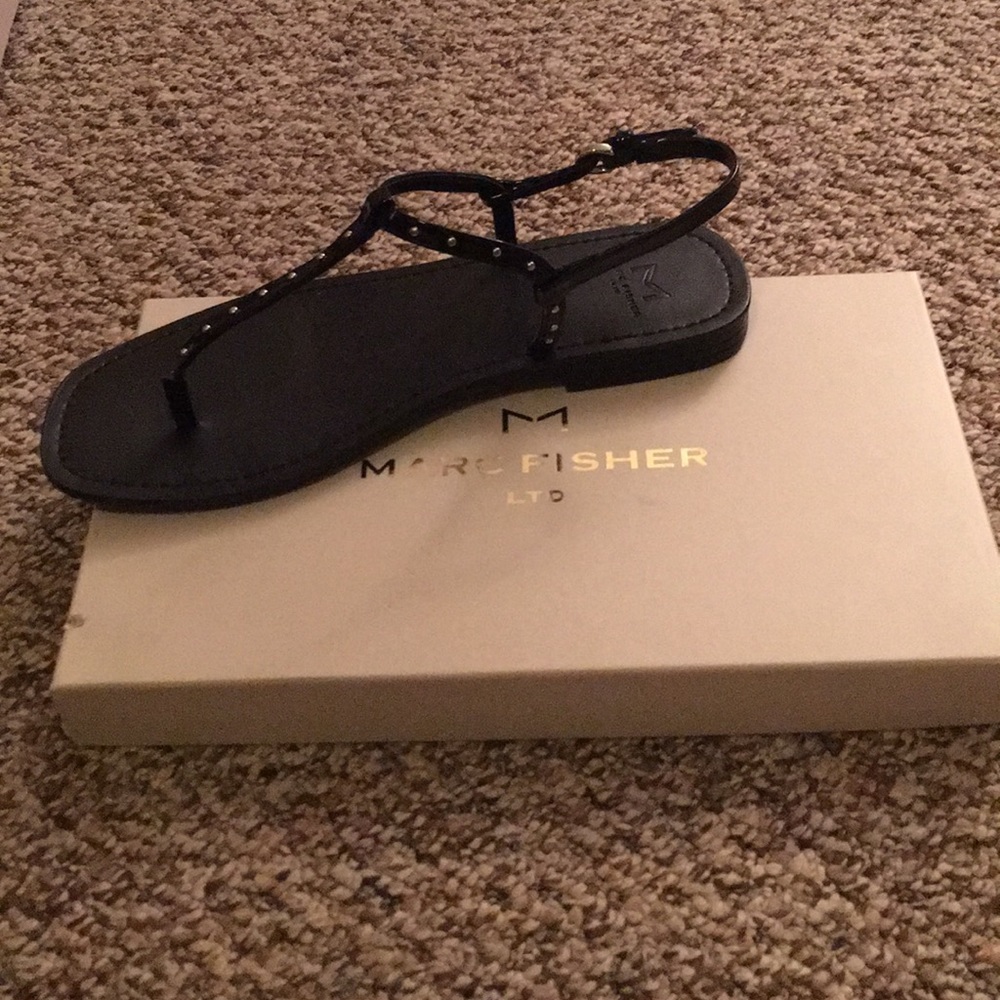 Leather thong sandals